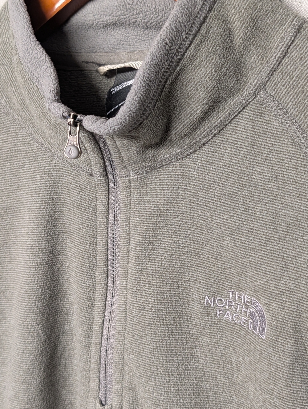 The North Face Women's Light Gray Quarter-Zip Fleece Pullover Size M - Picture 5 of 9